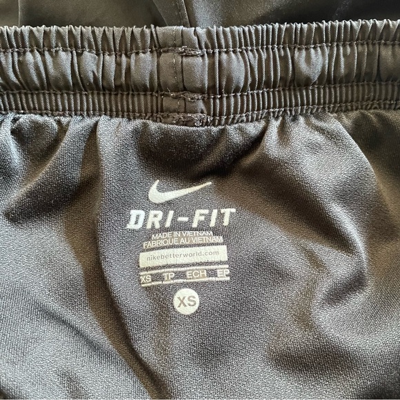 Women’s NIKE XS - Picture 4 of 4